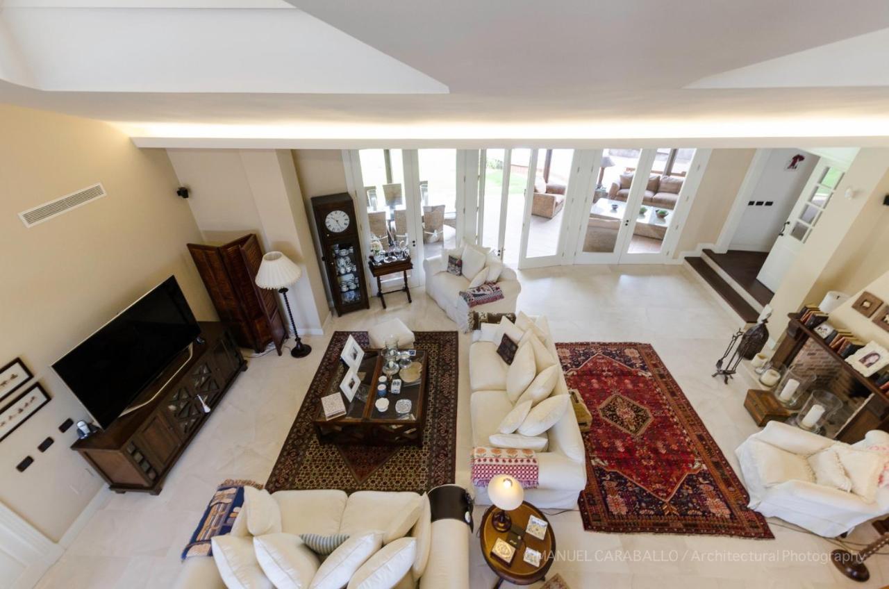 Deluxe Villa,753442568:JPEG